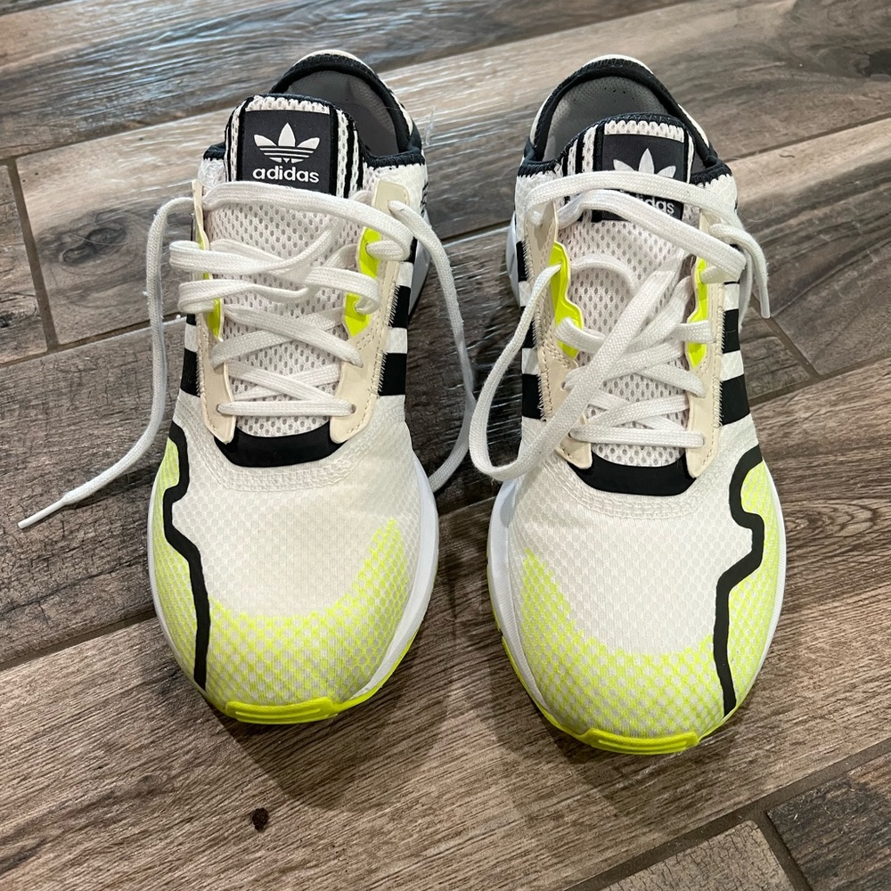 White with like yellow color Adidas swift Run X 10.5